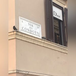 Meet your Posher, Niki